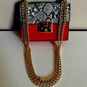 Hi all! Entire bundle $25 😊